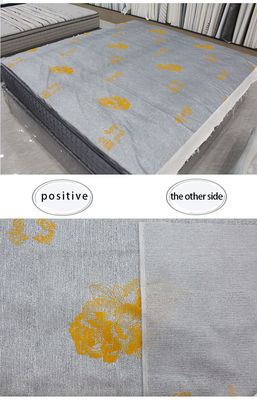 100% Polyester Kasur Kain Warp Rajutan Dicetak Kain Bubuk Emas