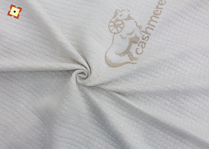 Off White Rajutan Jacquard Mattress Quilting Fabric Pongee Type Textile Spot
